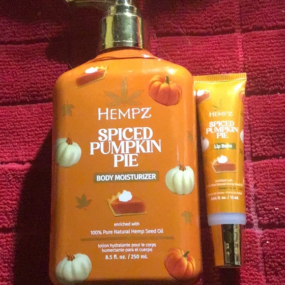 HEMPZ Spiced Pumpkin 🎃 Pie BODY MOISTURIZER & LIP BALM - Picture 1 of 3
